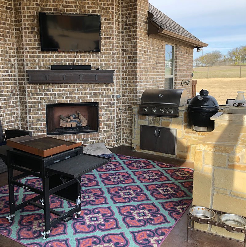 Outdoor Kitchen